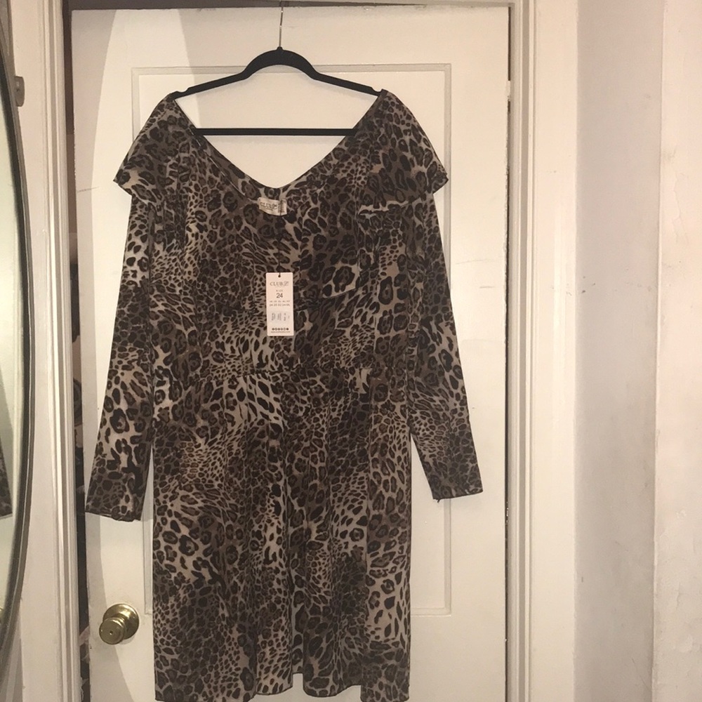 Leopard ruffle collar dress size 20